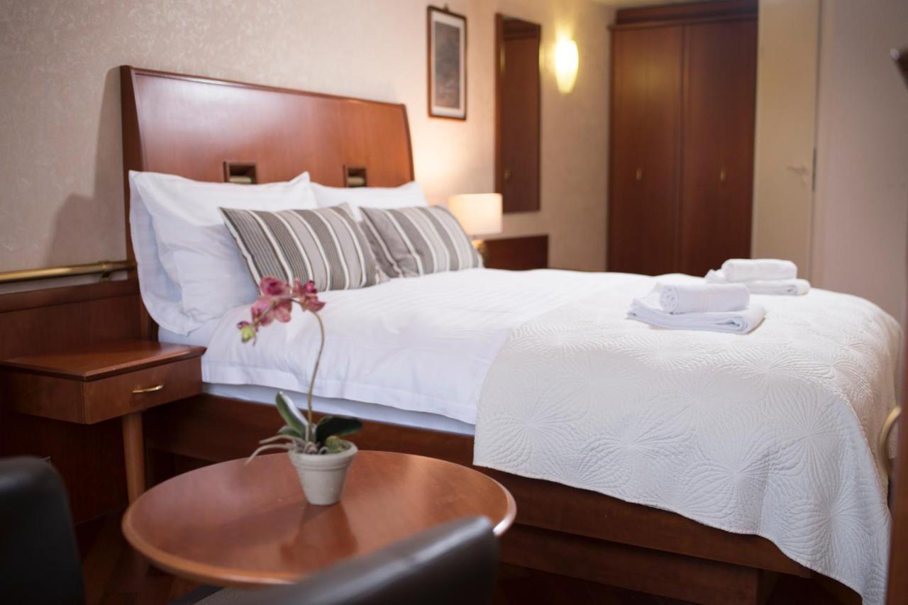 Hotel Regina Lausanne Kültér fotó
